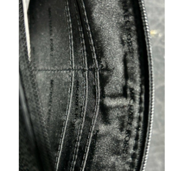 🐾Michael Kors Black Leather Wristlet/wallet - Picture 4 of 9